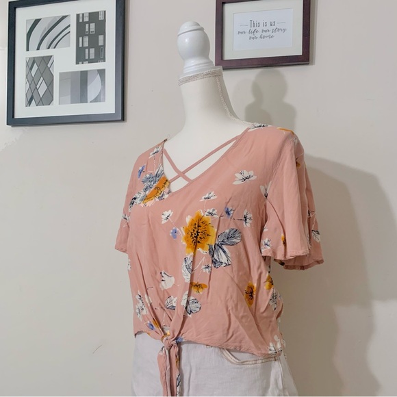 Mudd Pink Floral Crop Top Criss Cross V Neck Tie Front Cropped Short Sleeve LG - Picture 4 of 10